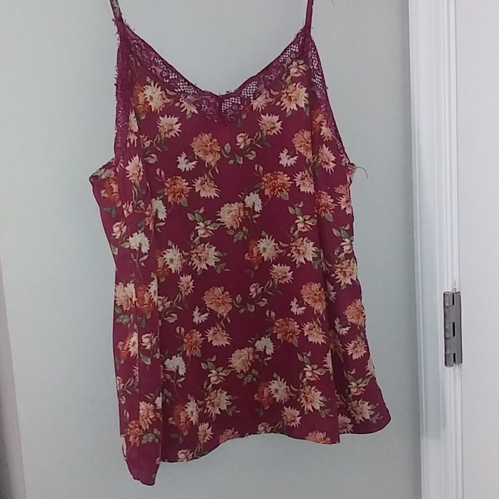FOREVER 21 mum flower floral print statement top with lace trim size medium